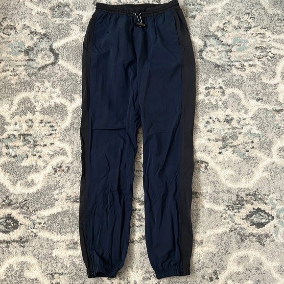 Lululemon Evergreen Track Pant in True Navy / Black